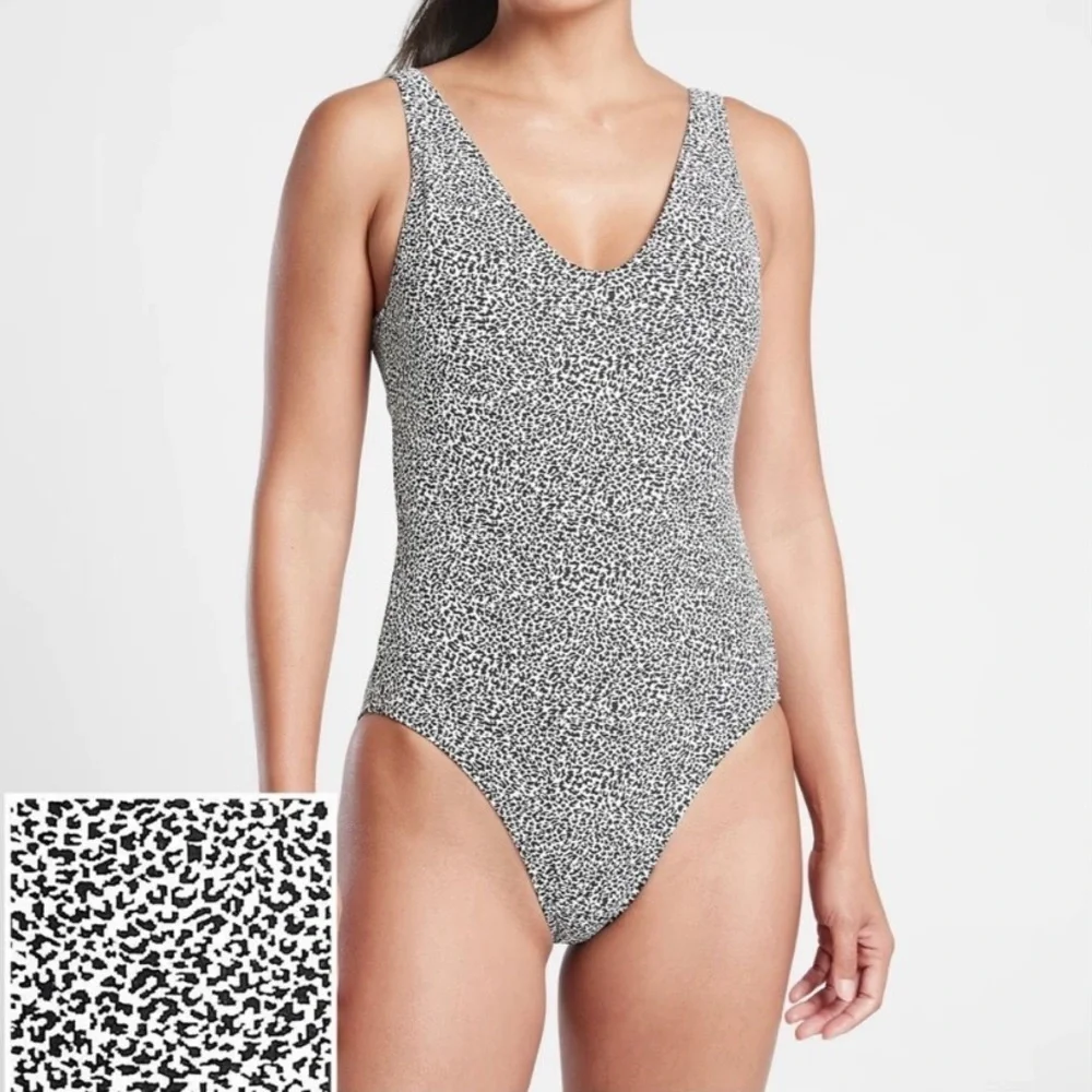 Athleta Seychelles Jacquard Textured One Piece Swimsuit, Black‎ / White